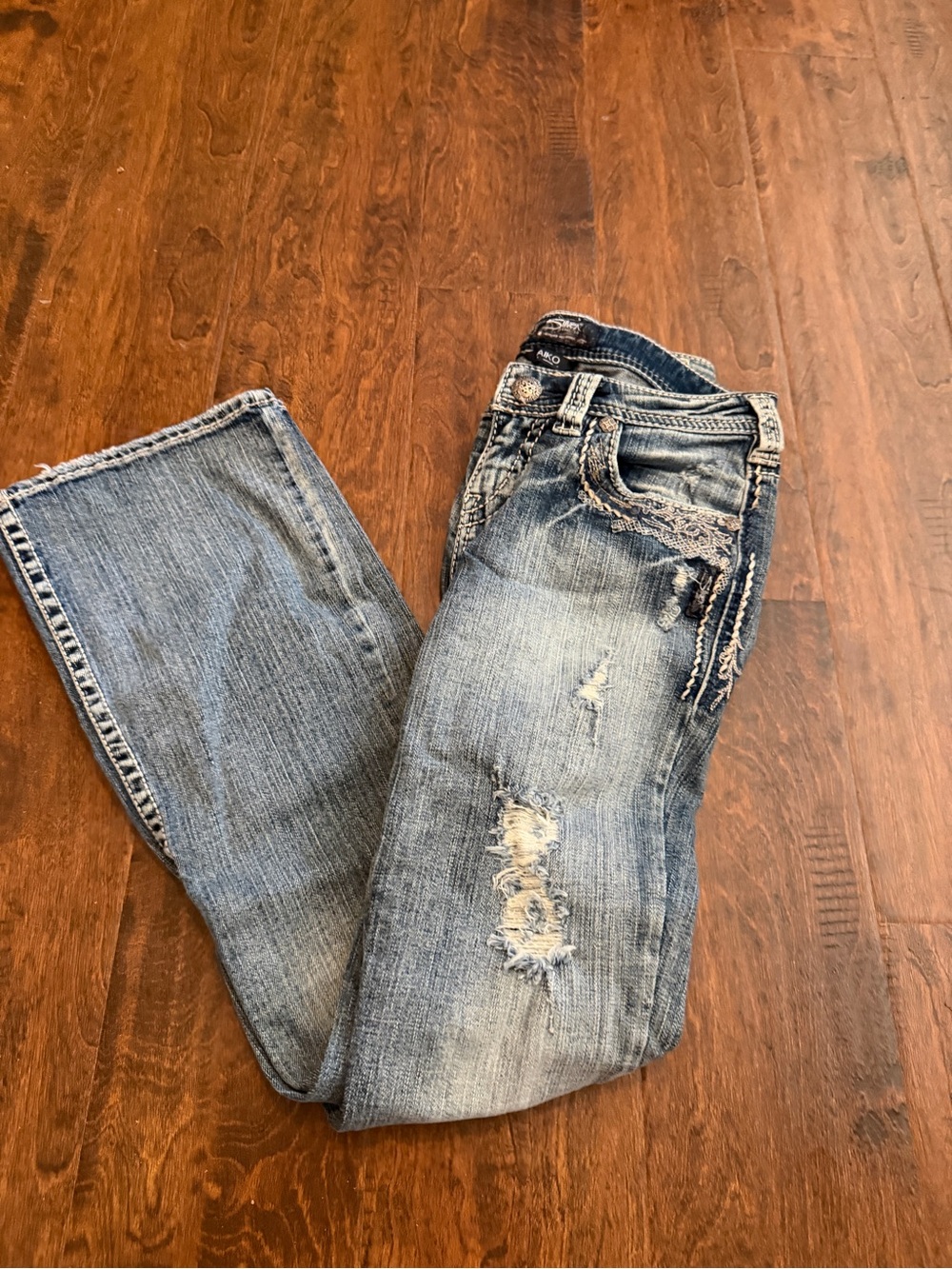 Silver Jeans Brand- Women’s Distressed Light Blue Denim Jeans Size 27